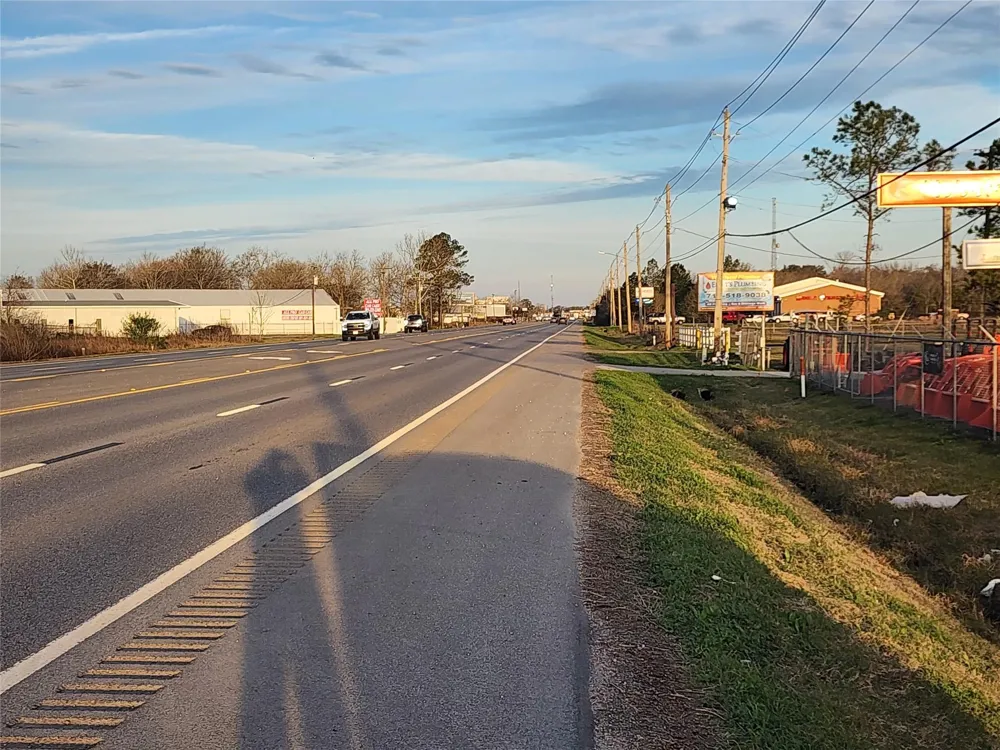 3610 E Highway 6 Alvin, TX 77511