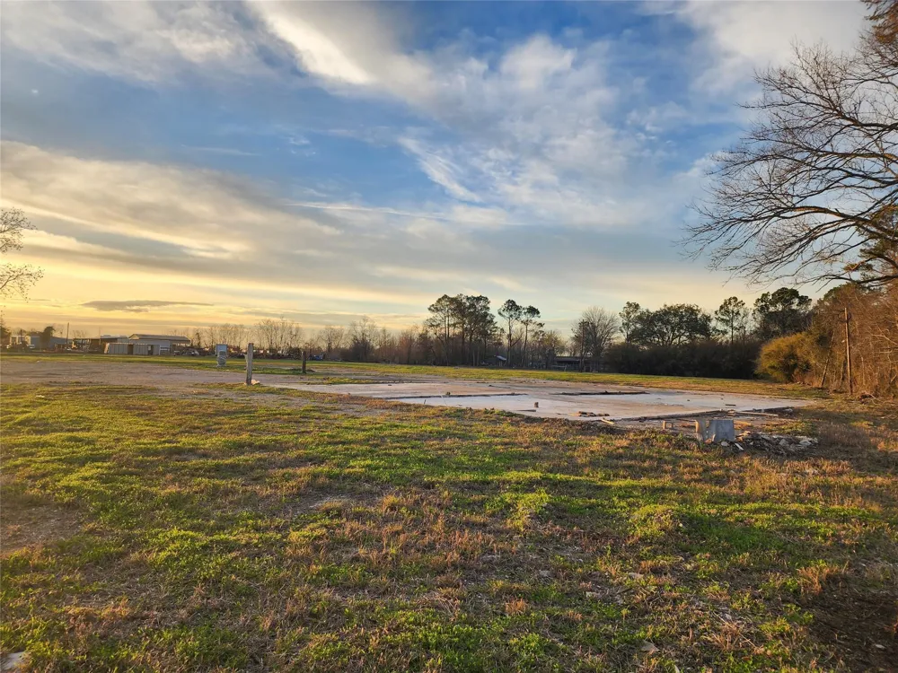 3610 E Highway 6 Alvin, TX 77511