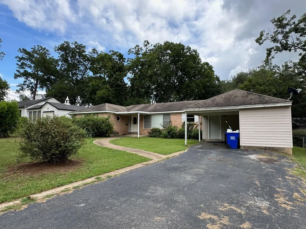 1006 E Easy Avenue Crockett, TX 75835