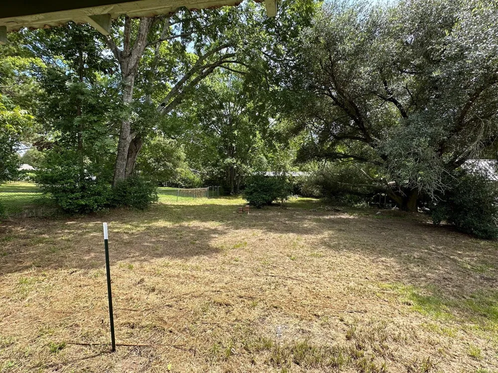 1006 E Easy Avenue Crockett, TX 75835
