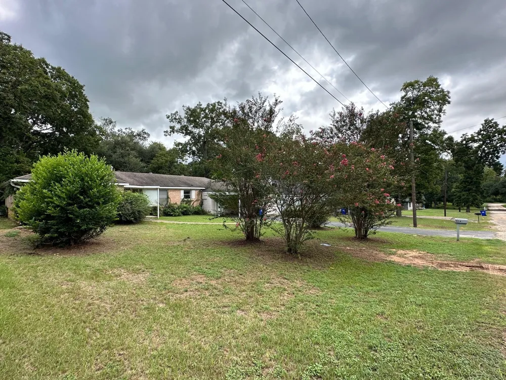 1006 E Easy Avenue Crockett, TX 75835