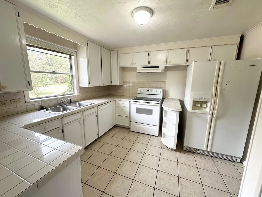1006 E Easy Avenue Crockett, TX 75835