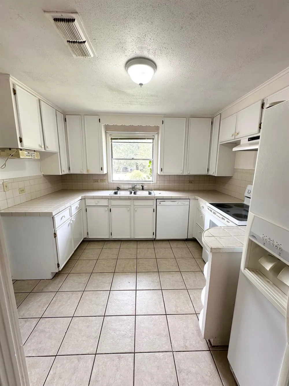 1006 E Easy Avenue Crockett, TX 75835