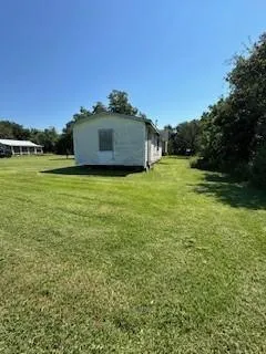 114 Sylvia Street Anahuac, TX 77514