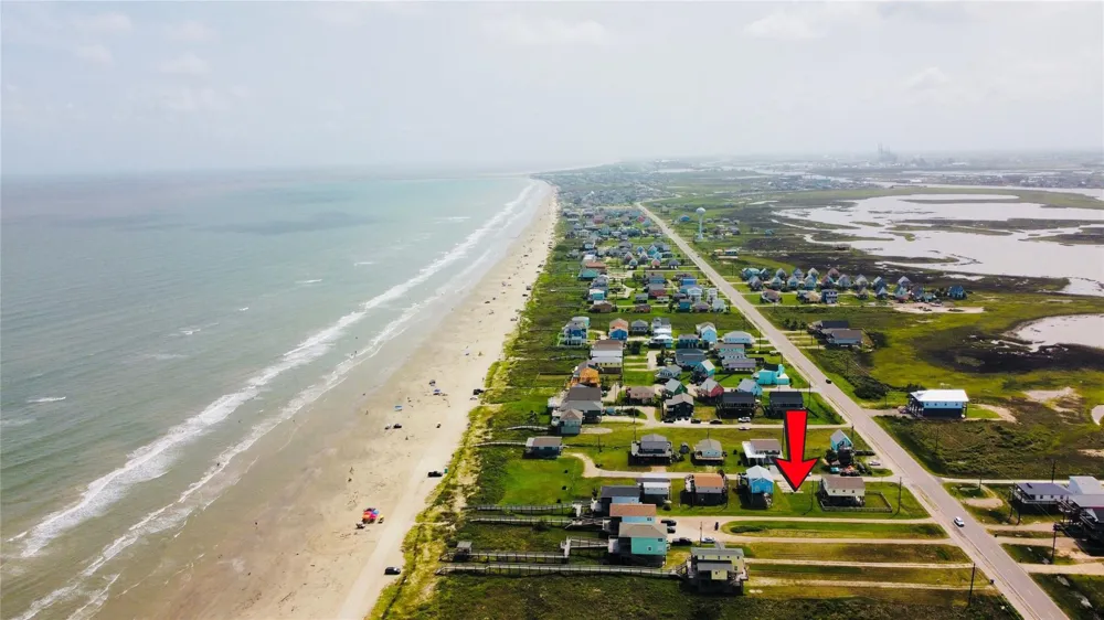118 Nesmith Place Surfside Beach, TX 77541