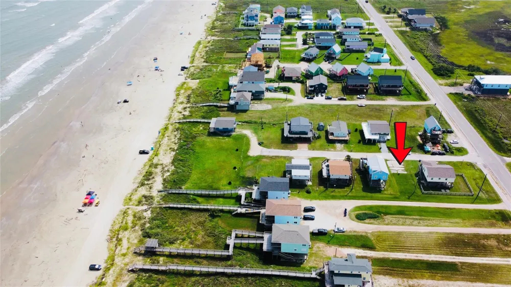 118 Nesmith Place Surfside Beach, TX 77541