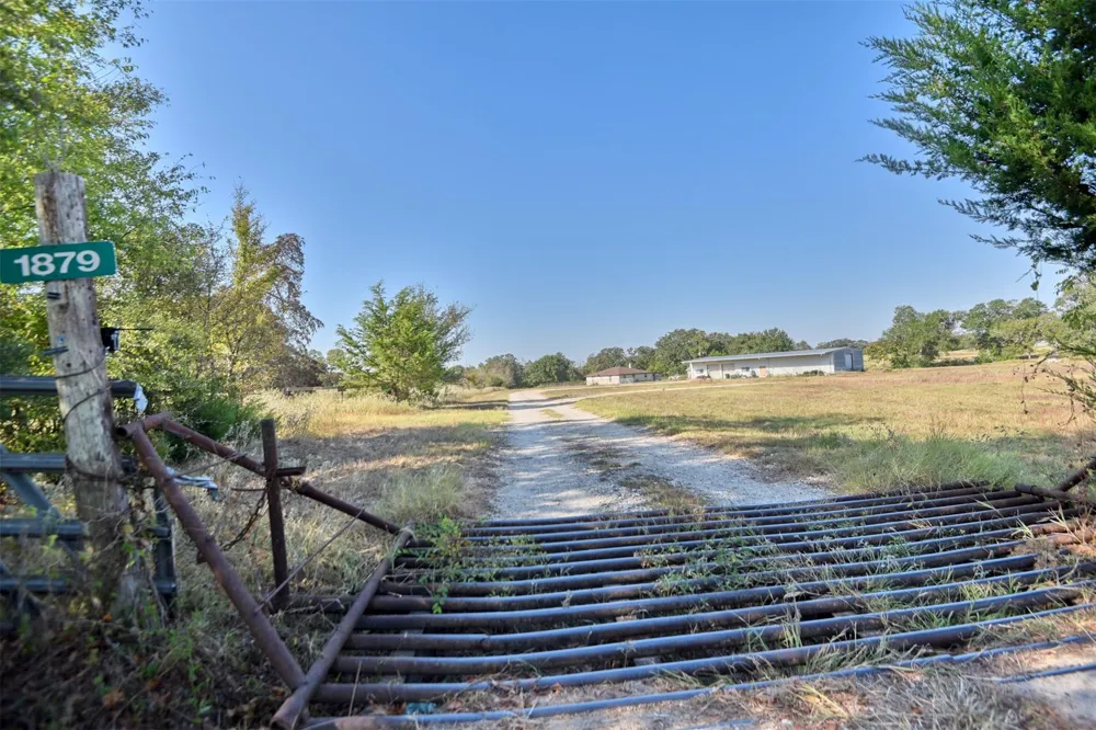 1879 County Road 413 Somerville, TX 77879