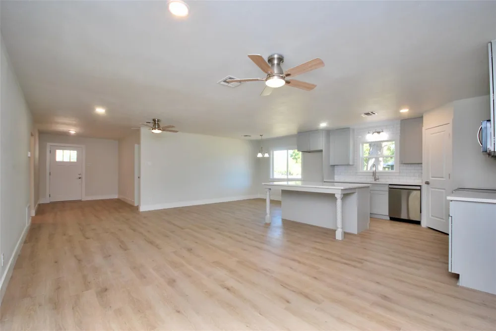 316 N Penn Flatonia, TX 78941