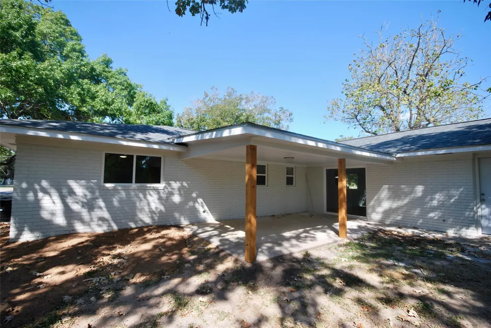 316 N Penn Flatonia, TX 78941