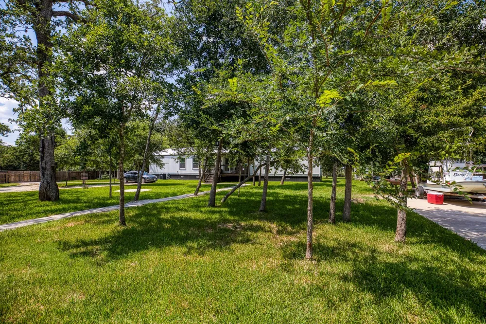102 Hilltop Court Somerville, TX 77879