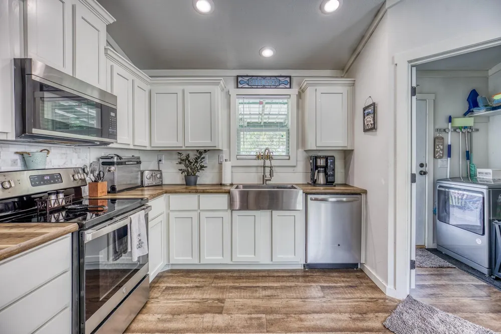 102 Hilltop Court Somerville, TX 77879