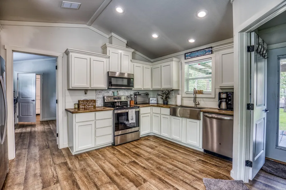 102 Hilltop Court Somerville, TX 77879