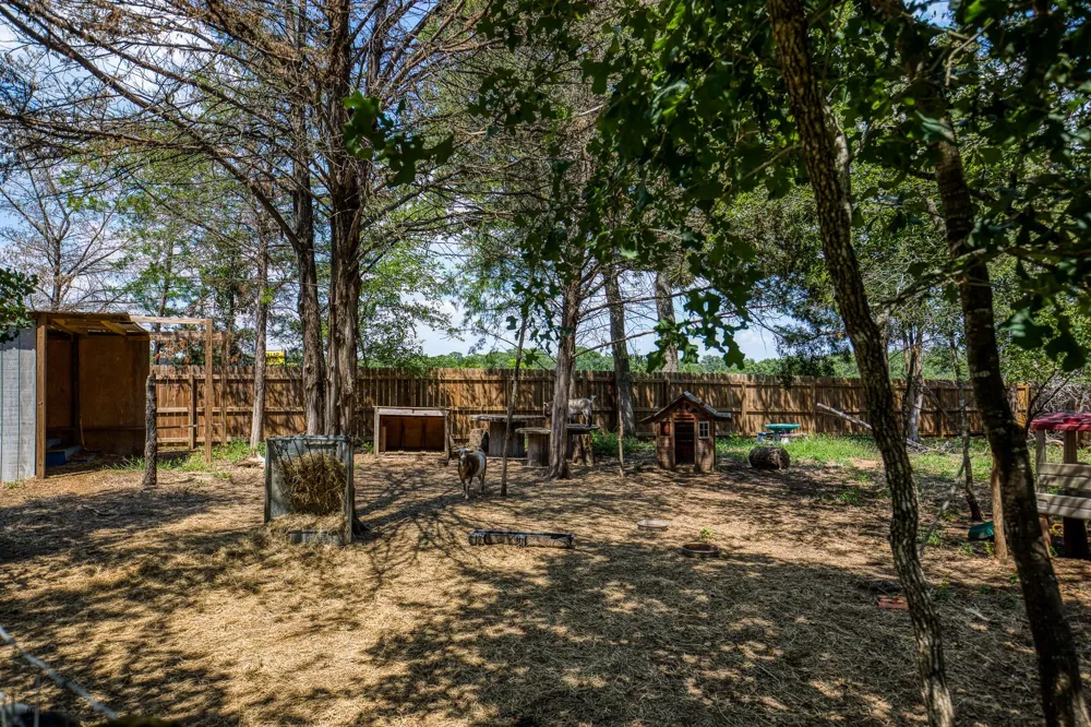 102 Hilltop Court Somerville, TX 77879