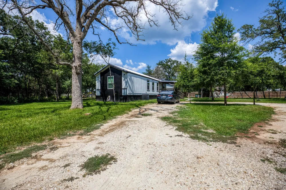 102 Hilltop Court Somerville, TX 77879