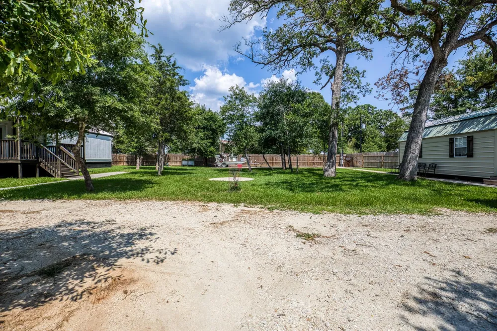 102 Hilltop Court Somerville, TX 77879