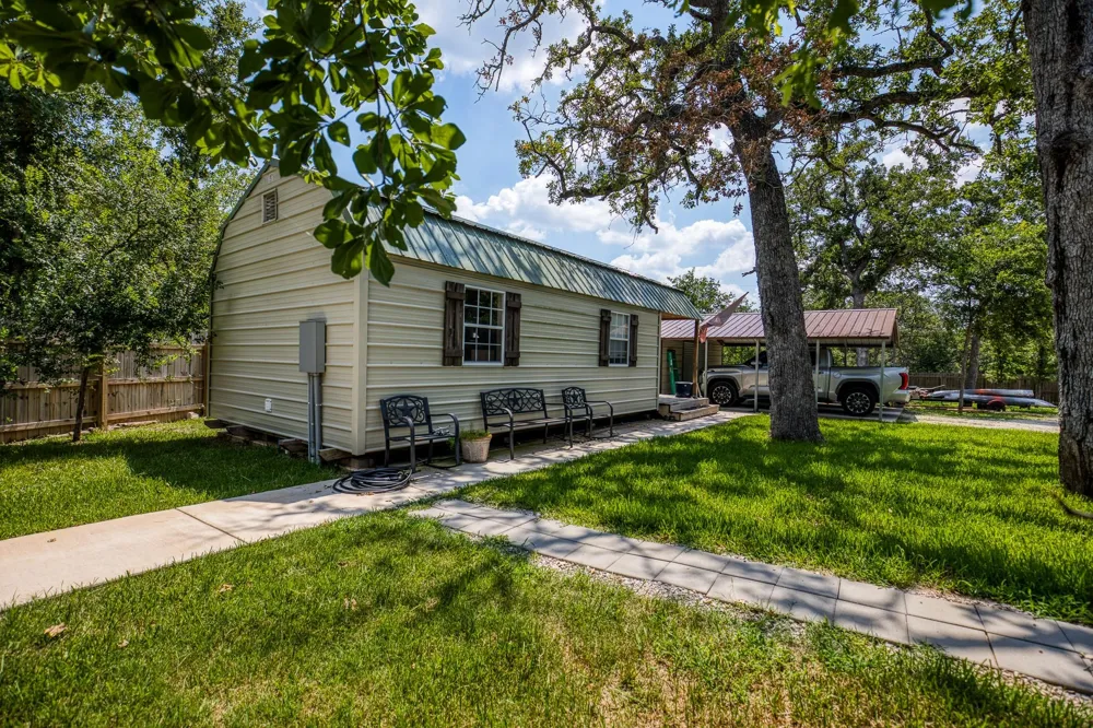 102 Hilltop Court Somerville, TX 77879