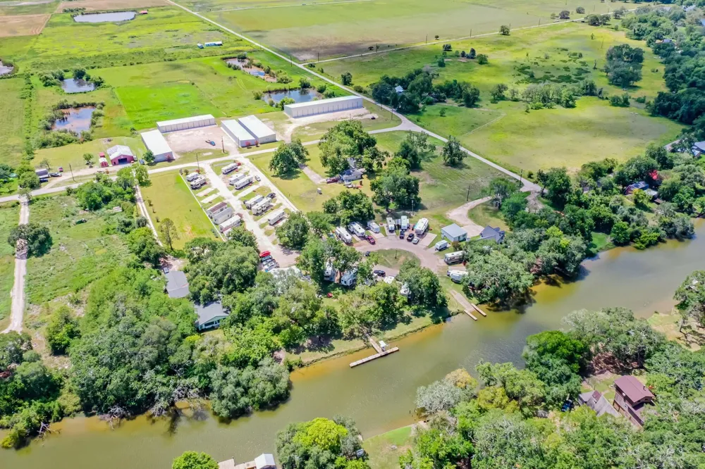 234 County Road 285 Sargent, TX 77414