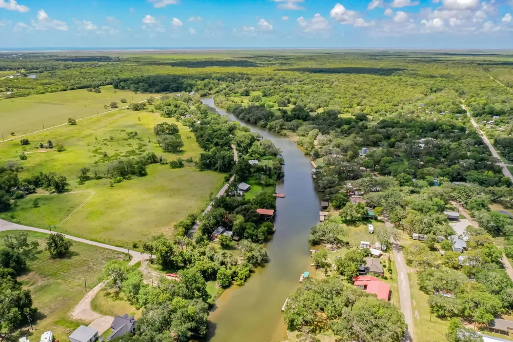 234 County Road 285 Sargent, TX 77414