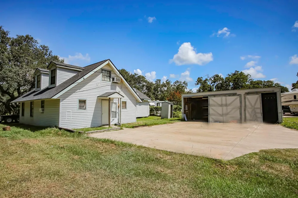 234 County Road 285 Sargent, TX 77414