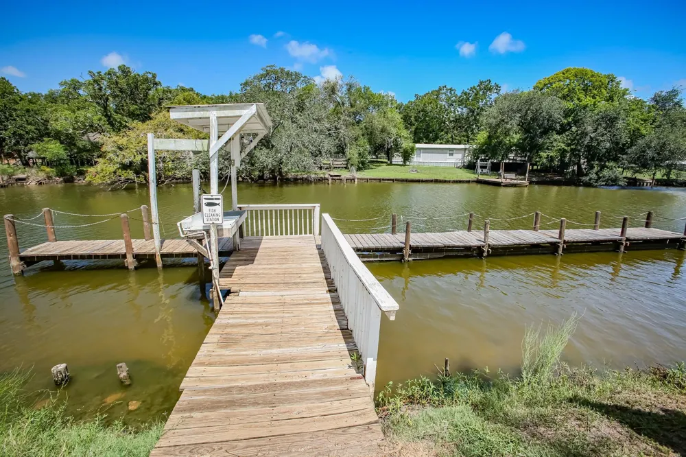 234 County Road 285 Sargent, TX 77414