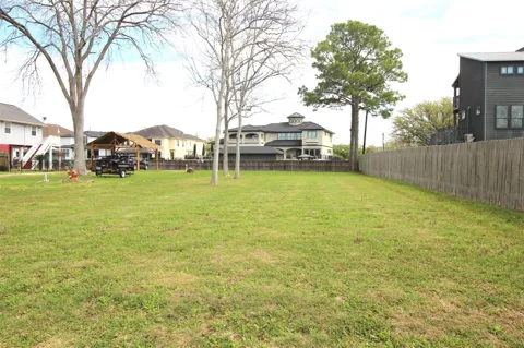 413 Lakeside Drive