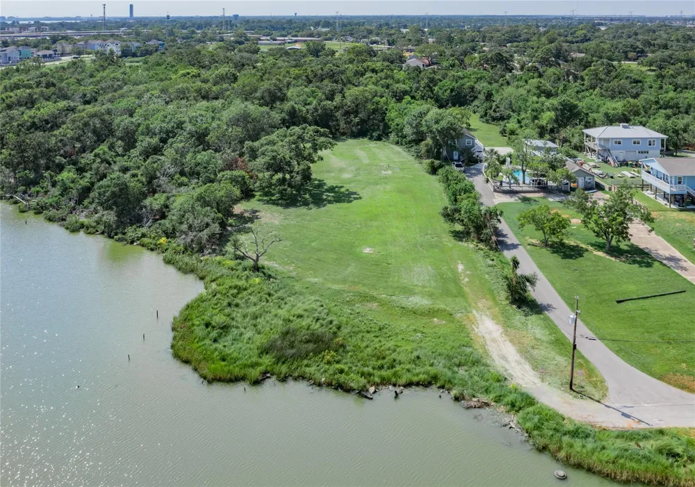 1917 Clopper Street Seabrook, TX 77586
