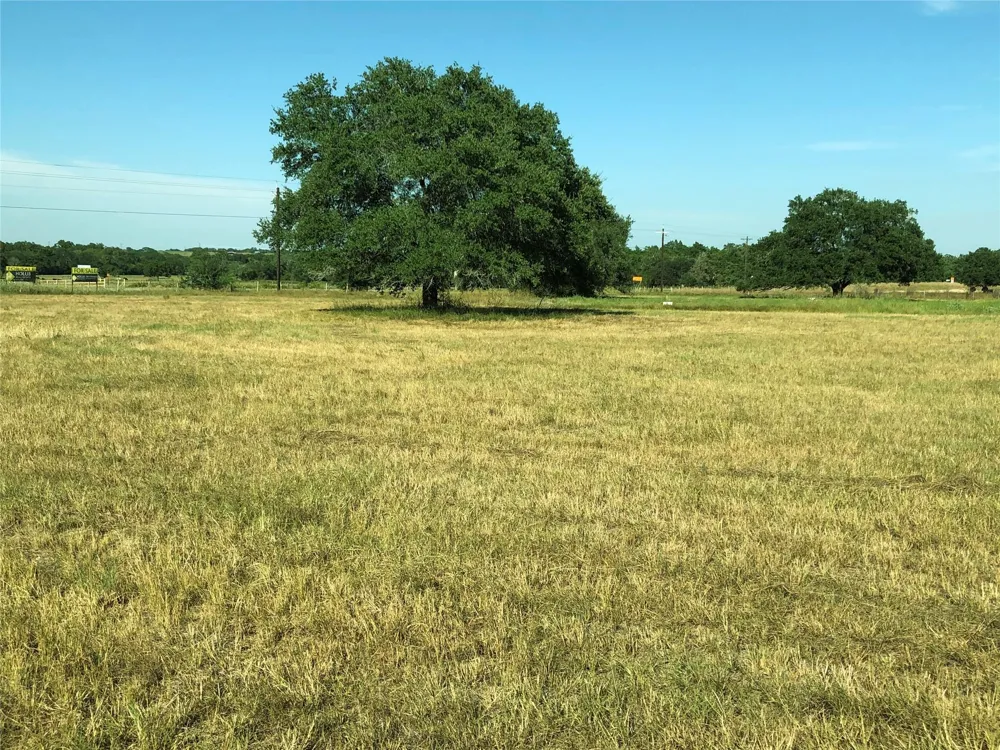153 Pvt 1671 Hallettsville, TX 77964