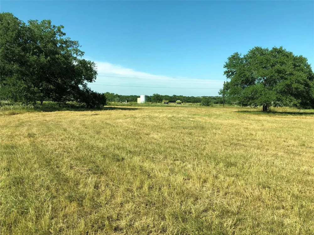 153 Pvt 1671 Hallettsville, TX 77964