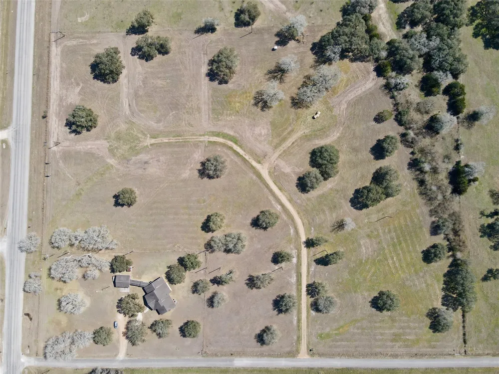 153 Pvt 1671 Hallettsville, TX 77964