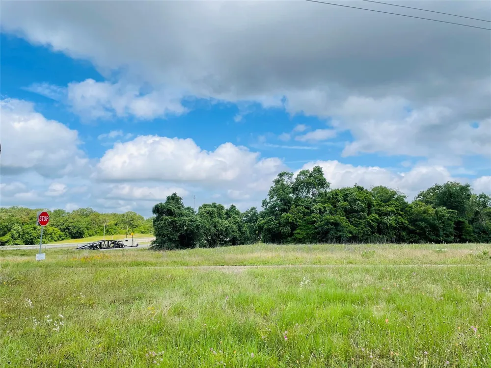 1 Hill Street Buffalo, TX 75831