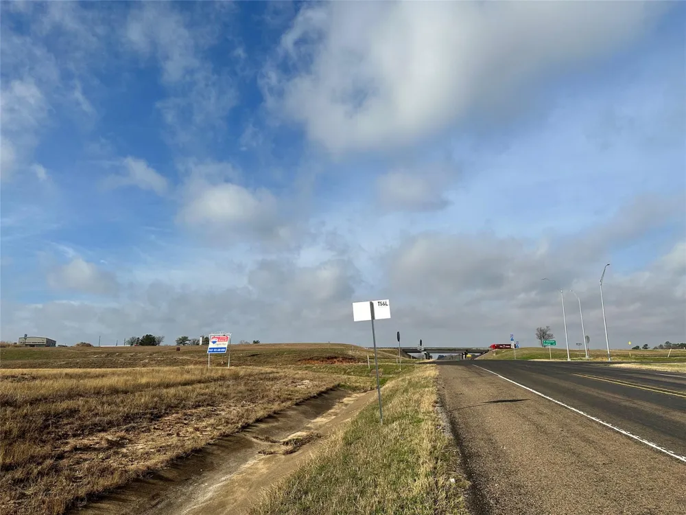 3 Feeder 164 Buffalo, TX 75831
