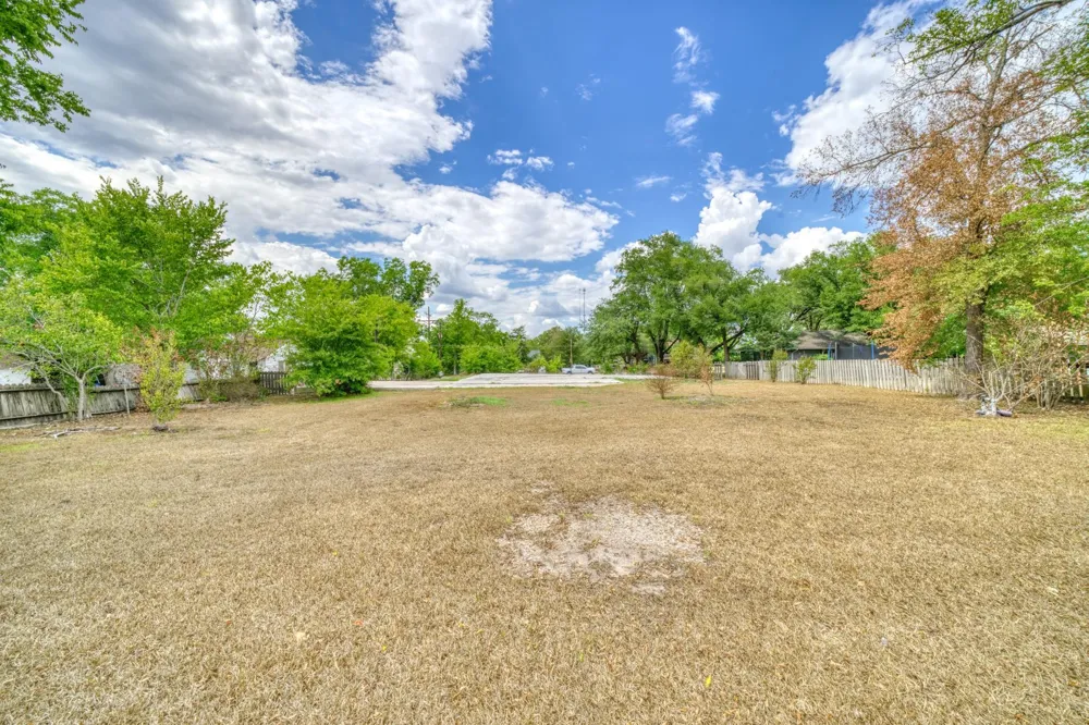 918 E Main Street Madisonville, TX 77864