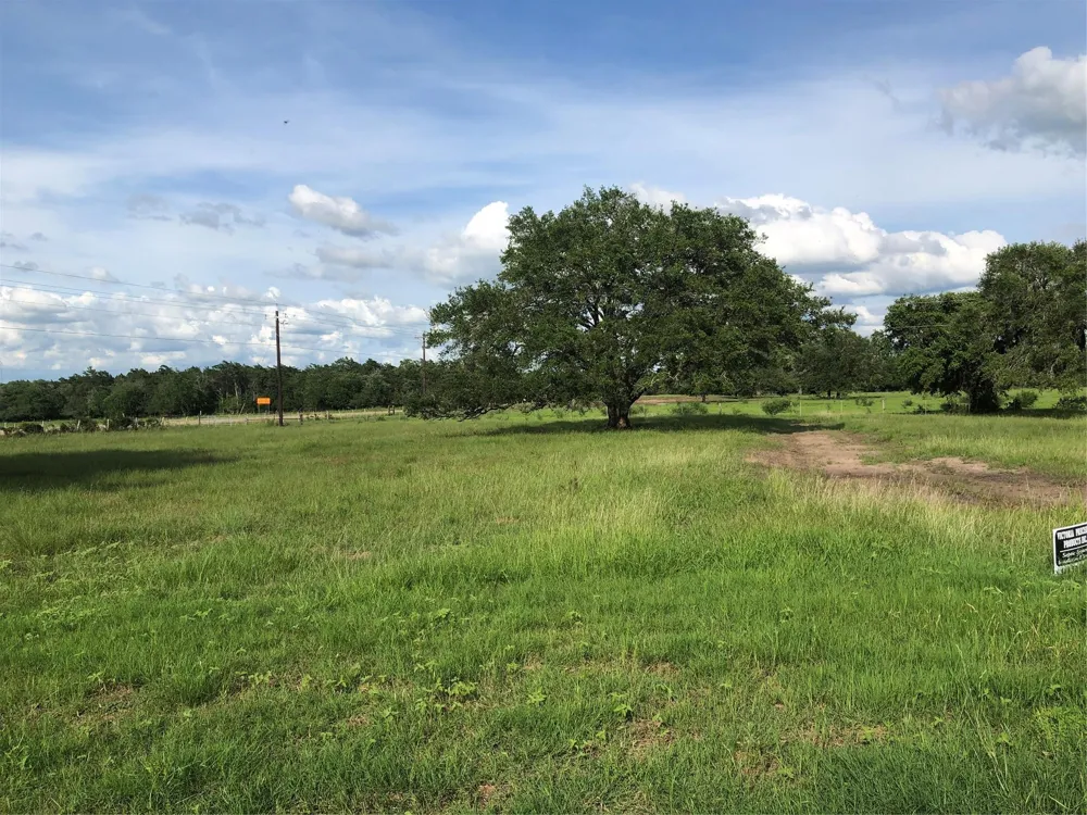 154 Pvt 1671 Hallettsville, TX 77964