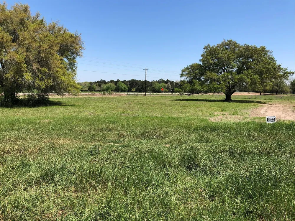 154 Pvt 1671 Hallettsville, TX 77964