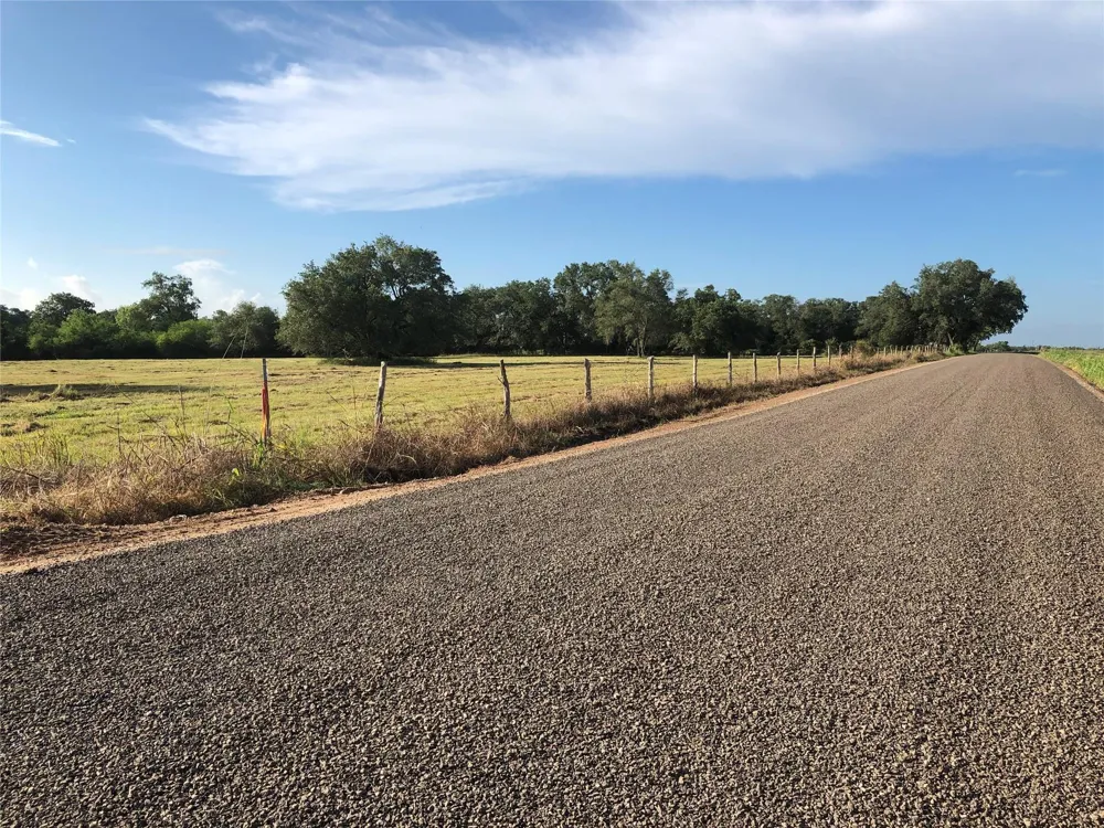 154 Pvt 1671 Hallettsville, TX 77964