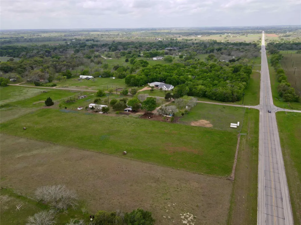 Us Hwy 90a Shiner, TX 77984
