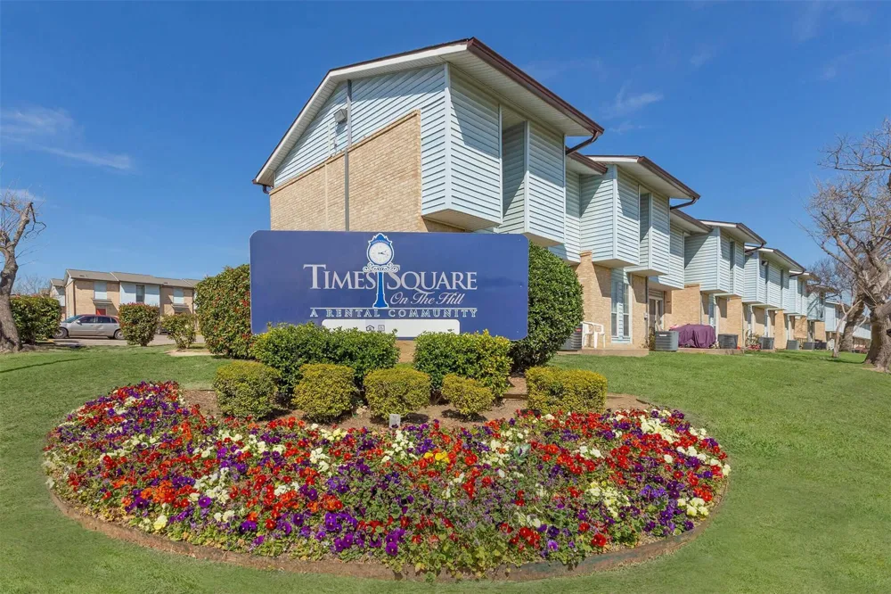 2100 Southcrest Dr Fort Worth, TX 76115