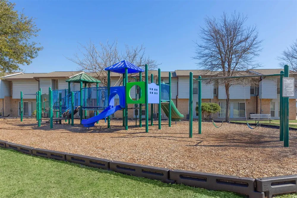 2100 Southcrest Dr Fort Worth, TX 76115