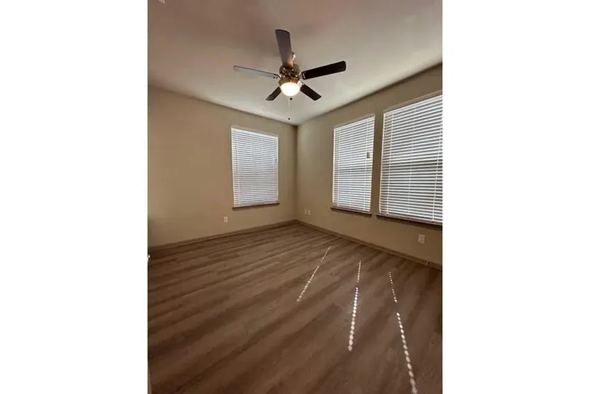 501 W Sam Houston Pharr, TX 78577