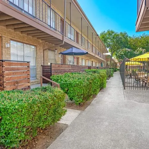 104 S 11th Street Garland, TX 75040