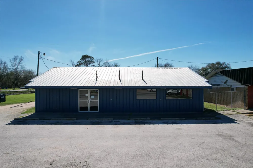 607 E Main Street Eagle Lake, TX 77434