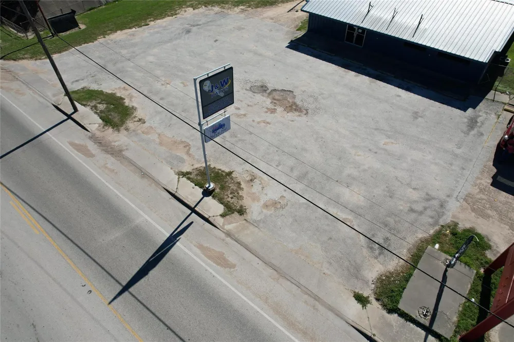607 E Main Street Eagle Lake, TX 77434