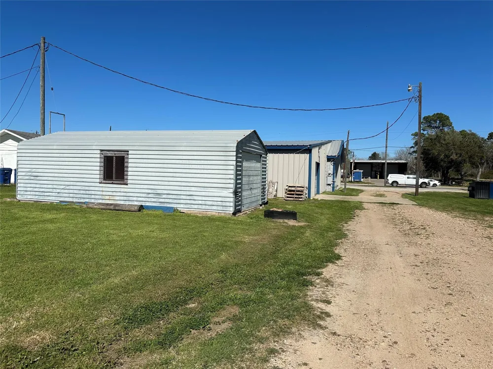 607 E Main Street Eagle Lake, TX 77434