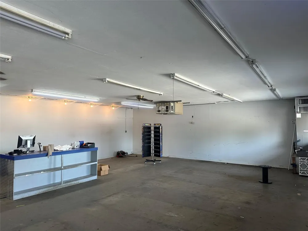 607 E Main Street Eagle Lake, TX 77434
