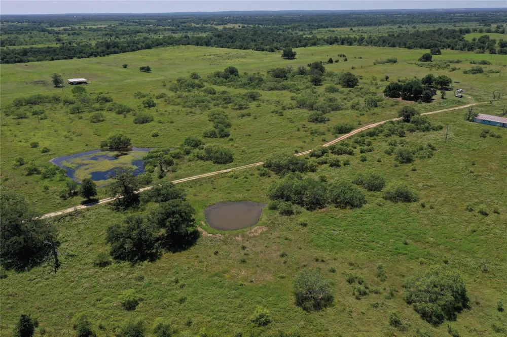 4410 Farm To Market 1115 Flatonia, TX 78959