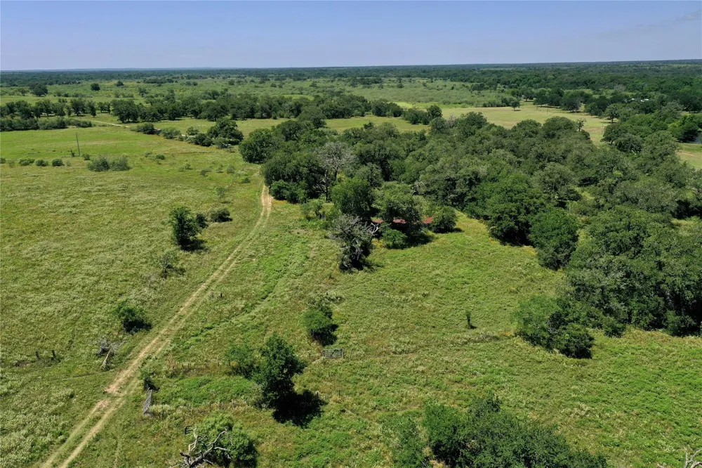 4410 Farm To Market 1115 Flatonia, TX 78959