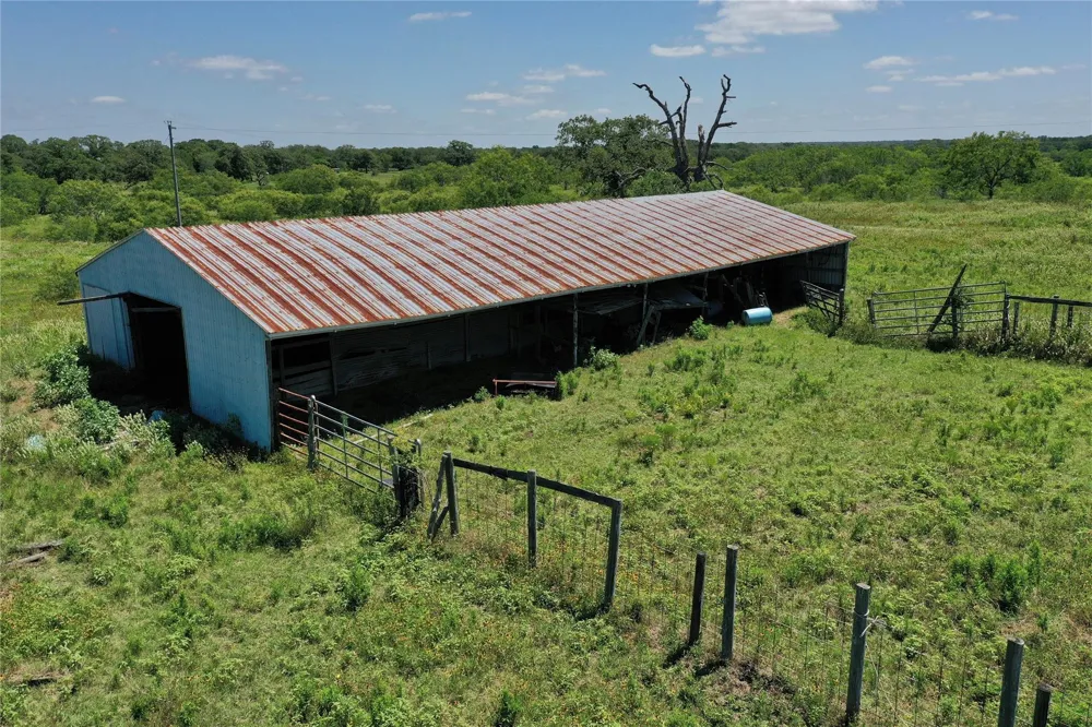 4410 Farm To Market 1115 Flatonia, TX 78959