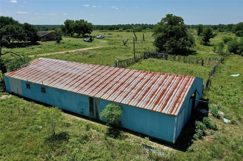4410 Farm To Market 1115 Flatonia, TX 78959
