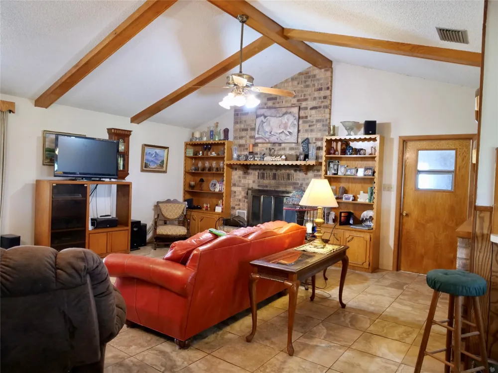 4410 Farm To Market 1115 Flatonia, TX 78959