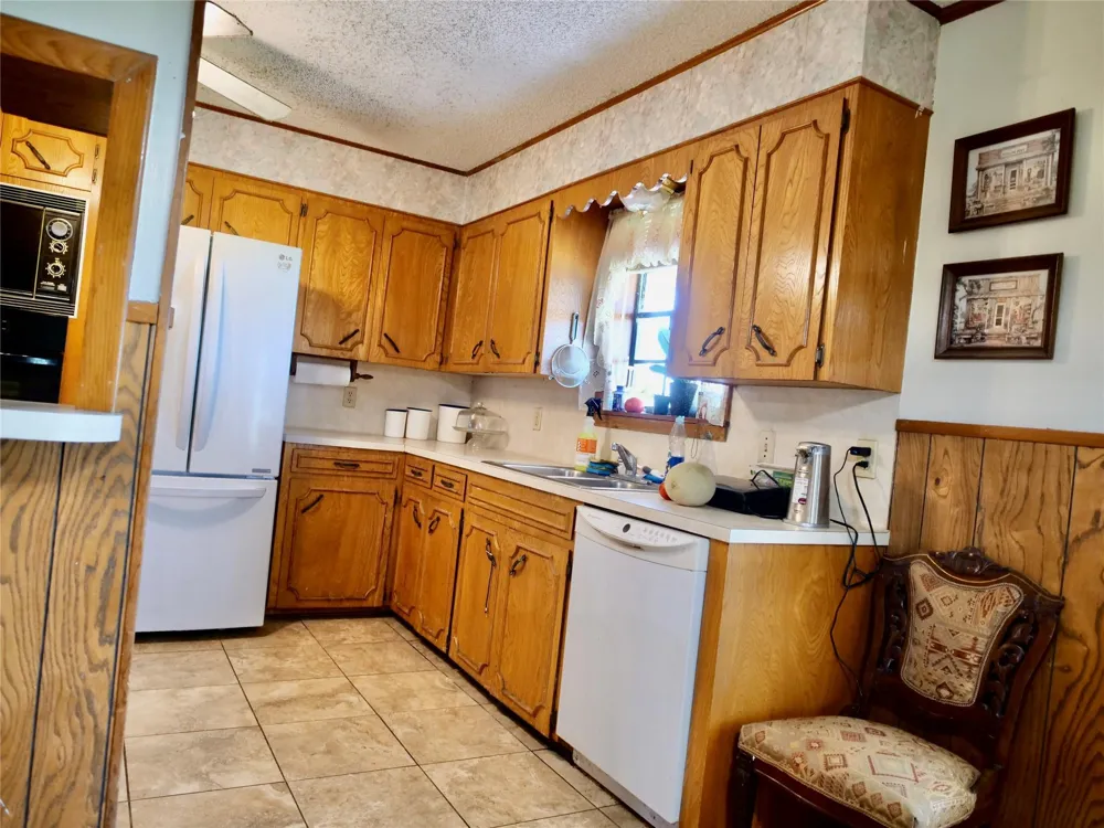 4410 Farm To Market 1115 Flatonia, TX 78959